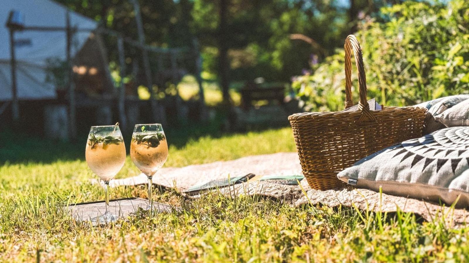 Mereaeaere Glamping Ja Rannamaja Liimala Exterior foto